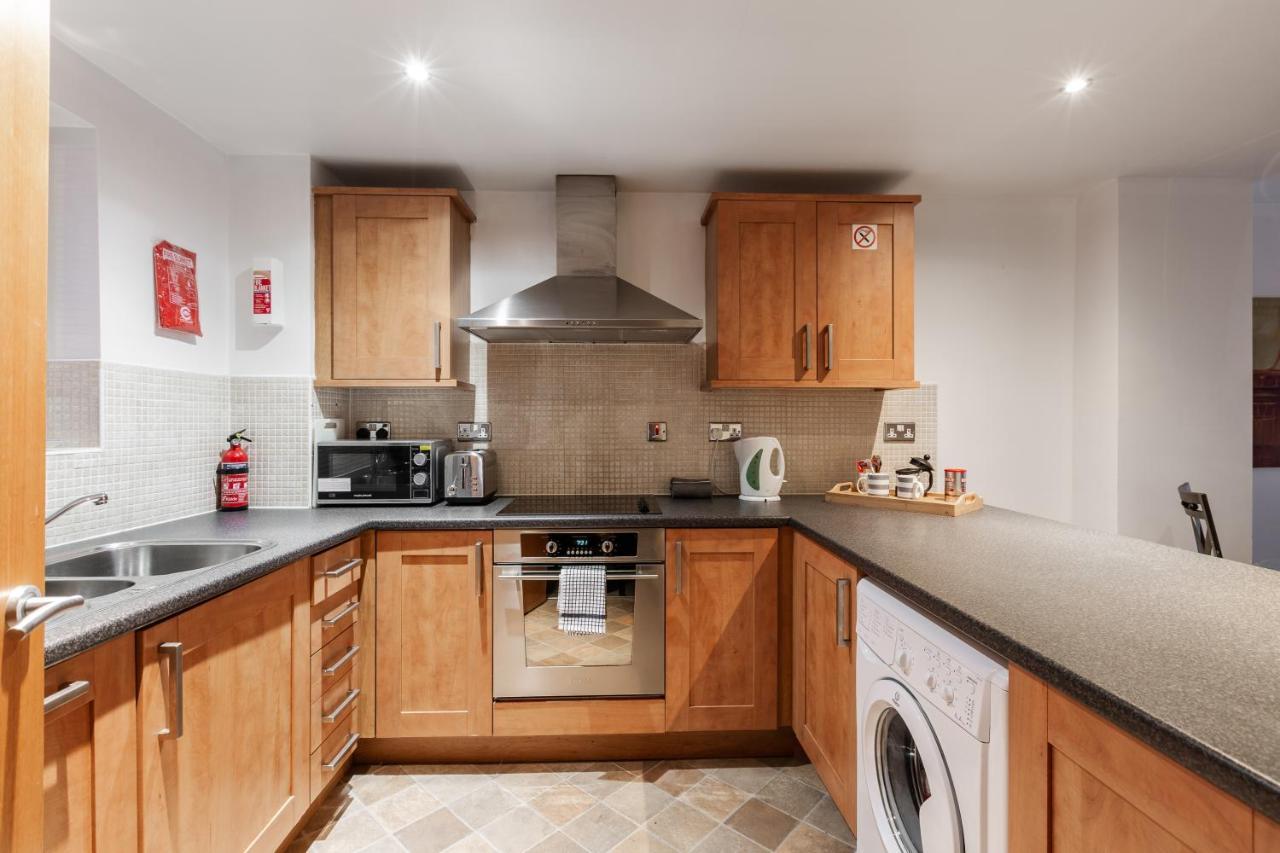 Liverpool City Centre Apartments - East Village Bagian luar foto