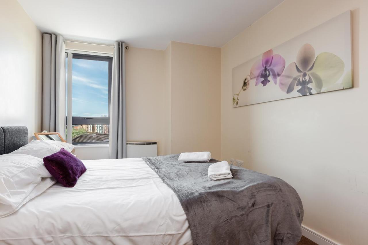 Liverpool City Centre Apartments - East Village Bagian luar foto